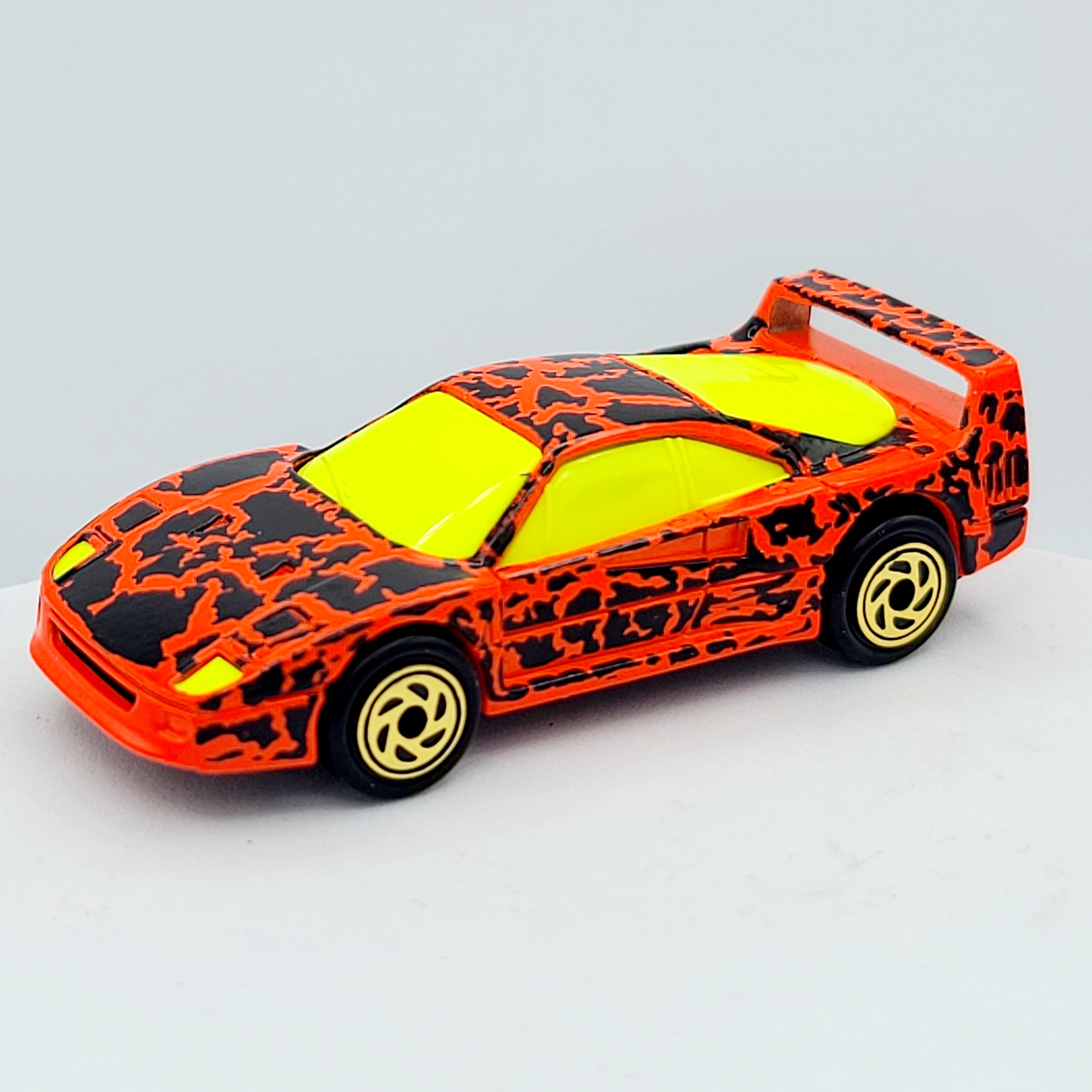 Matchbox Ferrari F40 (1994 MBX Basic 1-75)